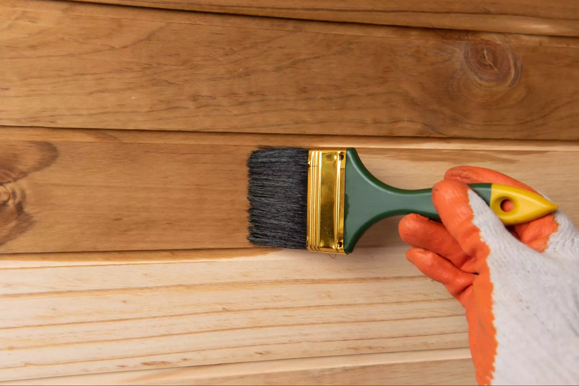10 Tips Membuat Hasil Cat Kayu Lebih Halus dan Tidak Belang